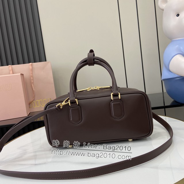 miumiu專櫃繆繆最新款Arcadie牛皮革中號保齡球手提包斜挎包 jh2320型號：5BB148